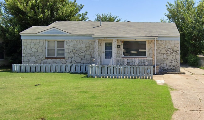 property at 4504 SE 20th St