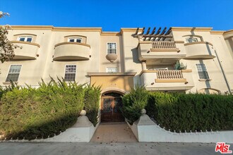 4832 Whitsett Ave in Los Angeles, CA - Building Photo - Building Photo