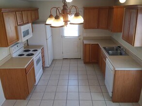 1355 E Norton Rd in Springfield, MO - Building Photo - Building Photo