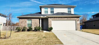 422 Magnolia Ln in Richwood, TX - Building Photo