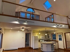 132 Summer St, Unit Carriage house in Scituate, MA - Foto de edificio - Building Photo
