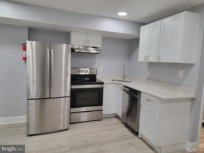 1824 Corcoran St NW in Washington, DC - Building Photo - Building Photo