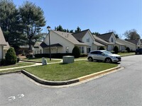 2014 Rudy Serra Dr, Unit B in Eldersburg, MD - Foto de edificio - Building Photo