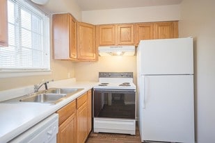 Hearth Hollow in Derby, KS - Building Photo