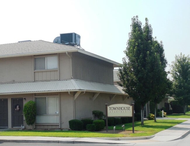 911 Minnewawa Ave