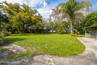 317 Pineda St in Cocoa, FL - Foto de edificio - Building Photo