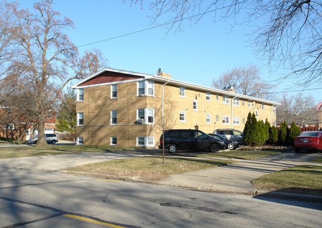 9770-9772 Schiller Blvd in Franklin Park, IL - Foto de edificio - Building Photo