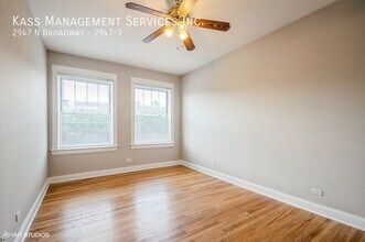 2947 N Broadway in Chicago, IL - Building Photo - Building Photo