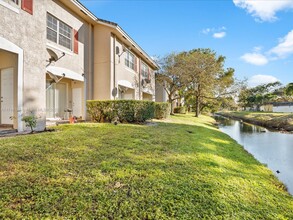 767 NW 42nd Ave in Plantation, FL - Building Photo - Building Photo
