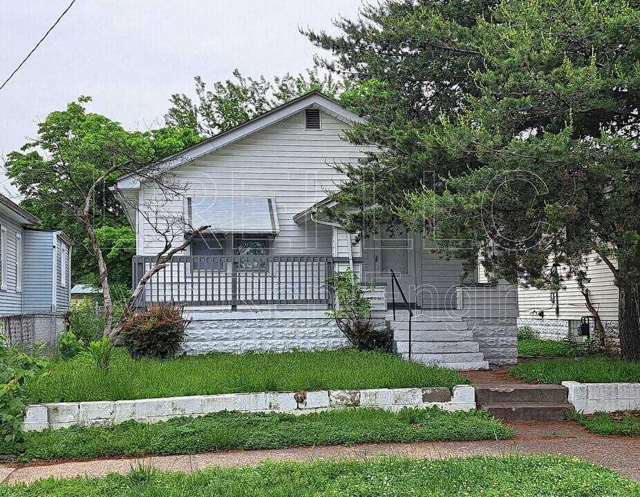 735 Iowa Ave in Louisville, KY - Building Photo
