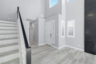 972 Prestwick St in Las Vegas, NV - Foto de edificio - Building Photo