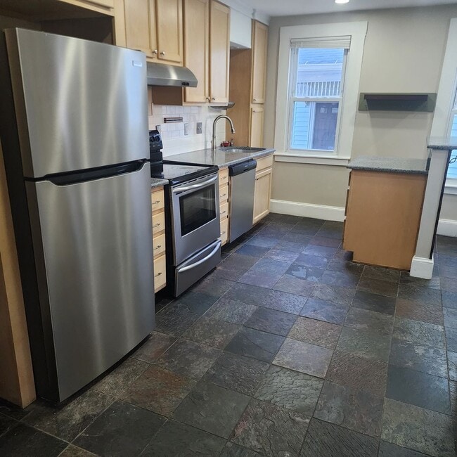 86-88 Lincoln St in Middletown, CT - Foto de edificio - Building Photo