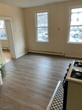 82 Prospect St, Unit 1 in Newark, NJ - Building Photo - Building Photo