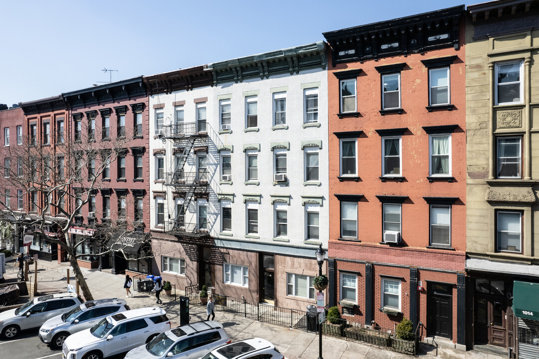 1010 Washington St in Hoboken, NJ - Building Photo