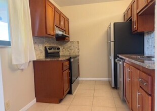 140 NW 70th St in Boca Raton, FL - Building Photo - Building Photo