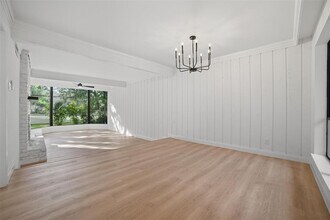 170 World of Tennis Sq in Lakeway, TX - Building Photo - Building Photo