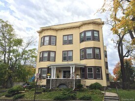 26 Coligni Ave in New Rochelle, NY - Building Photo