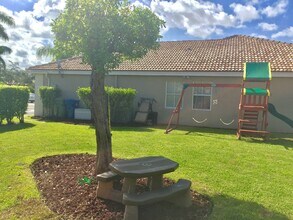 1625 Orion Ln in Weston, FL - Building Photo - Building Photo
