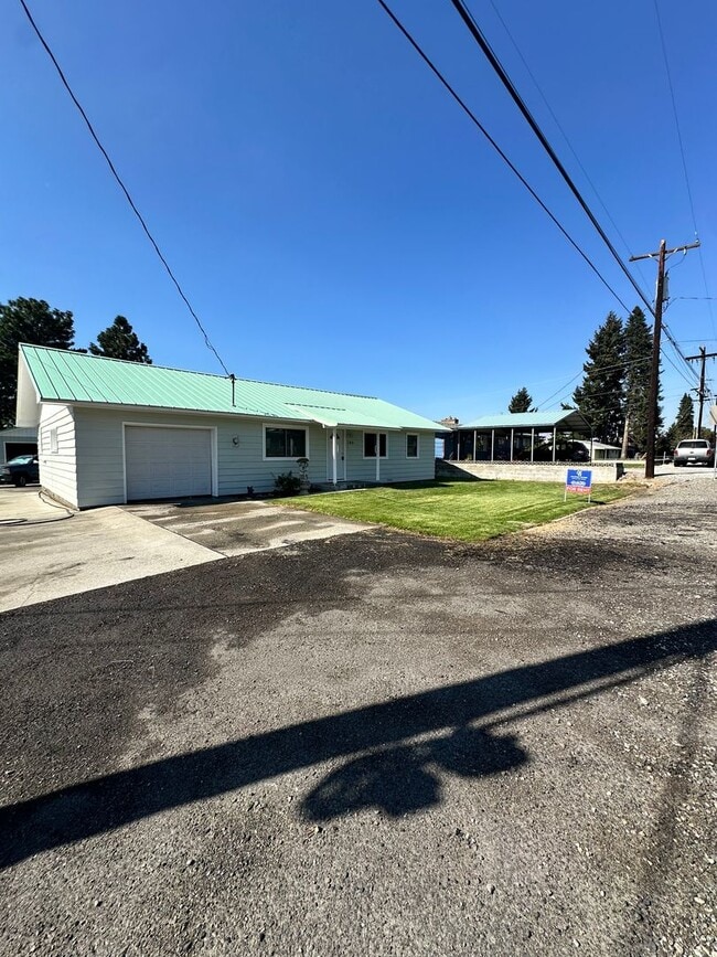 286 N Iowa Ave in East Wenatchee, WA - Building Photo - Building Photo