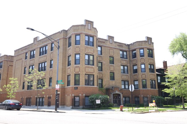 property at 1417 W Hutchinson St