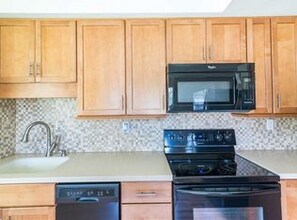 39050 6th Ave in Zephyrhills, FL - Building Photo - Building Photo