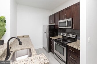 300 Cathedral St in Baltimore, MD - Building Photo - Building Photo