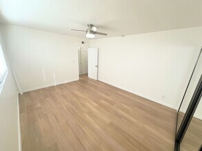 5035 Coldwater Canyon Ave in Los Angeles, CA - Building Photo - Building Photo