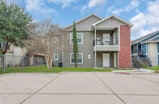 6122 W Mt Houston Rd in Houston, TX - Building Photo