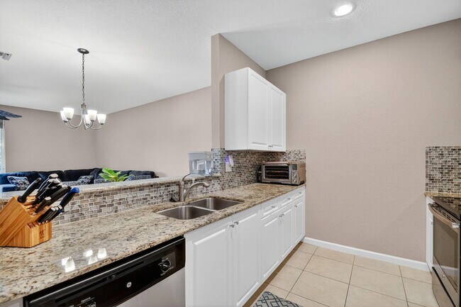 5296 Palm Colony Dr in Lake Worth, FL - Foto de edificio - Building Photo