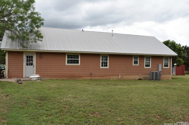 328 Kinsey Ln in Medina, TX - Building Photo - Building Photo