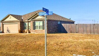42124 Cadens Trl in Shawnee, OK - Building Photo