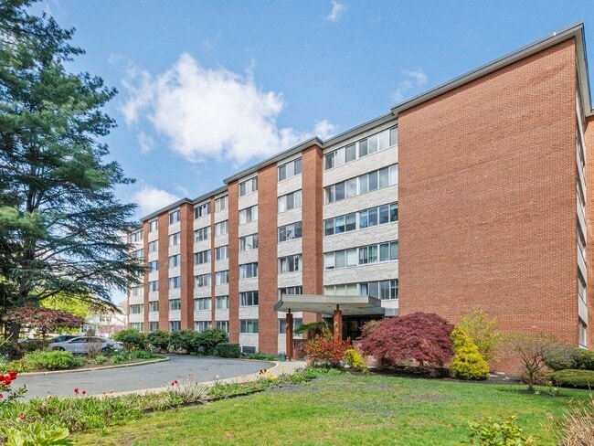 property at 22 Chestnut Pl
