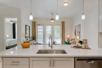 Allure at Southpark in Charlotte, NC - Building Photo - Building Photo