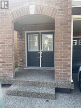 10 England Ter in Hamilton, ON - Building Photo - Building Photo
