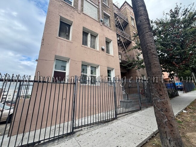 457 S Bonnie Brae St in Los Angeles, CA - Building Photo - Building Photo