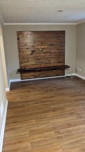 6415 Meadow Rue Dr in Peachtree Corners, GA - Foto de edificio - Building Photo