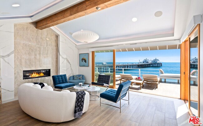 23018 Pacific Coast Hwy in Malibu, CA - Building Photo - Building Photo