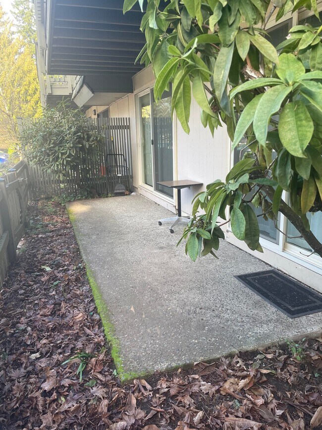 property at 1400 154th Ave NE