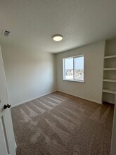 3686 S Roosevelt St in Kennewick, WA - Building Photo - Building Photo