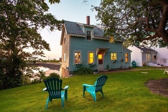 9 Mechanics Pl in Gloucester, MA - Building Photo - Building Photo