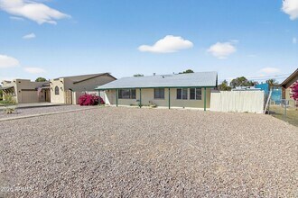 1113 N Coolidge Ave in Casa Grande, AZ - Foto de edificio - Building Photo