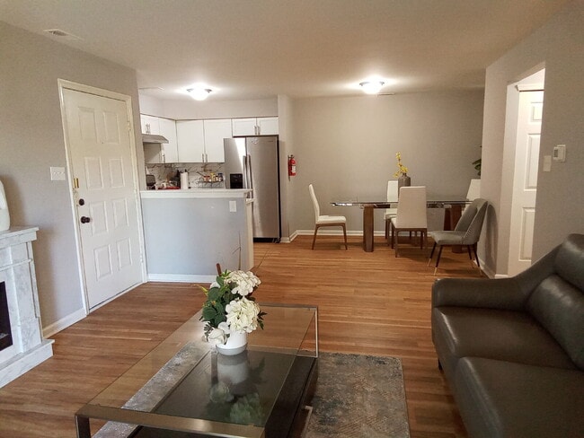 1054 Tristram Cir in Mantua, NJ - Building Photo - Building Photo