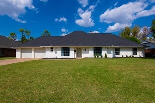 3025 Regency Ct in Oklahoma City, OK - Building Photo