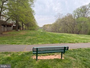 14844 Basingstoke Loop in Centreville, VA - Building Photo - Building Photo