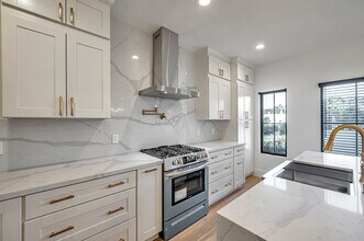 1025 Phelps St in San Francisco, CA - Foto de edificio - Building Photo
