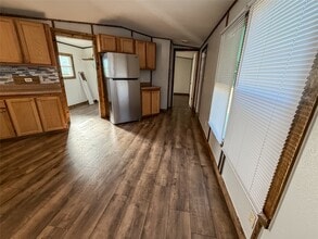 861 Co Rd 947 in Alvin, TX - Building Photo - Building Photo