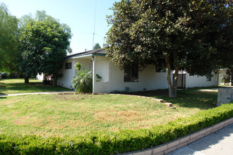 200 W Verdugo Ave in Burbank, CA - Building Photo - Building Photo