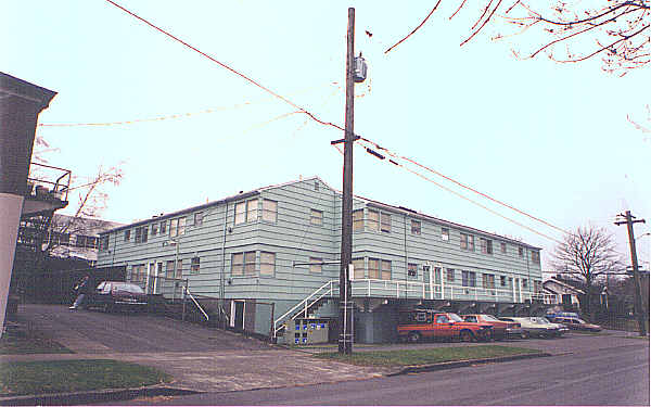 Harrington Court Apartments in Portland, OR - Building Photo