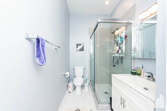 2335 W Moffat St, Unit 2 in Chicago, IL - Foto de edificio - Building Photo