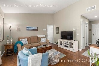 1095 Shadowridge Dr in Vista, CA - Building Photo - Building Photo